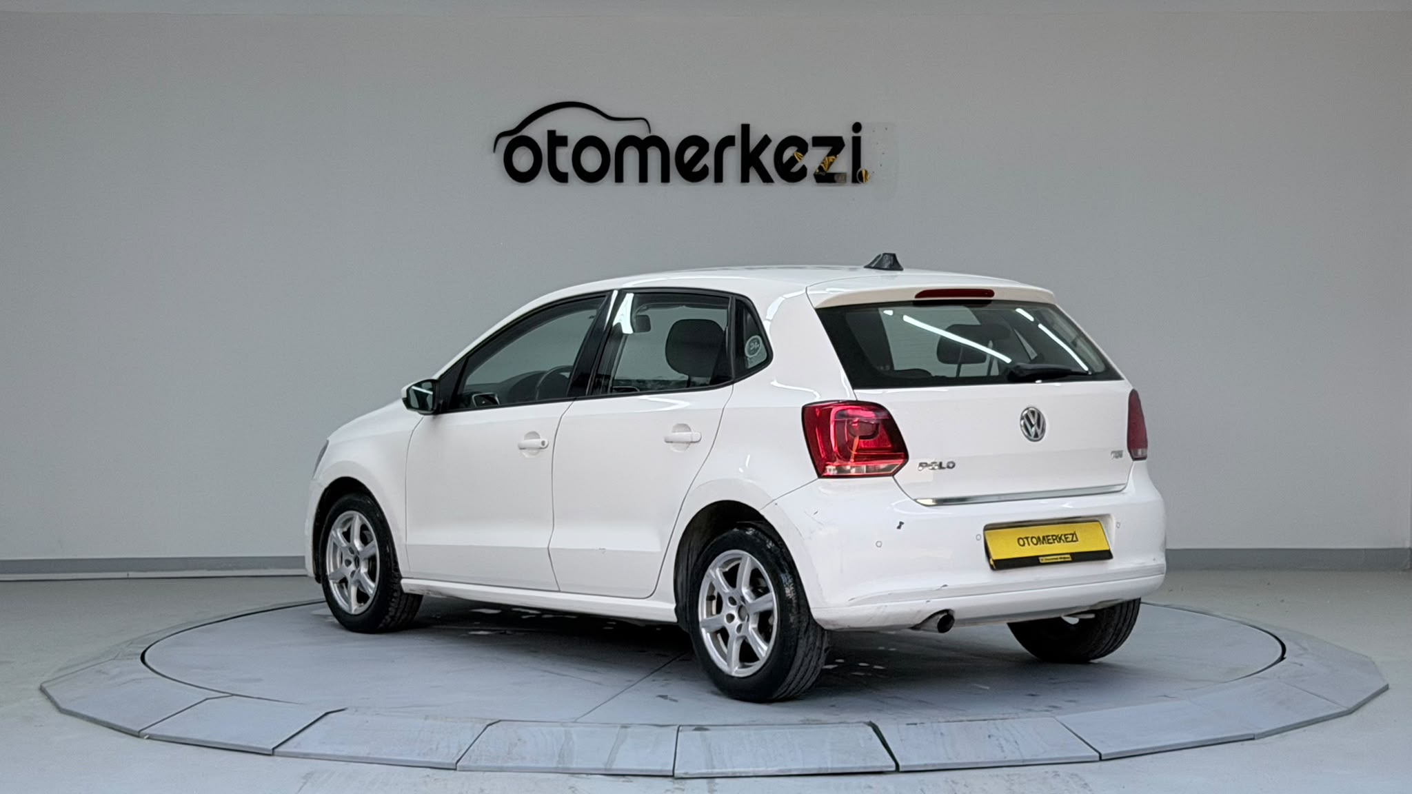 VOLKSWAGEN POLO 9